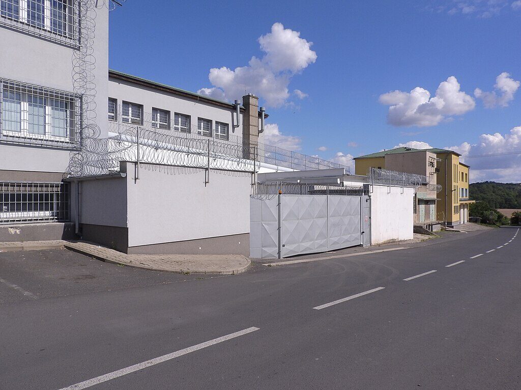 Věznice Bělušice — budovy areálu